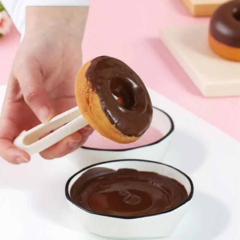 DIY Donut Form Kuchen Dekorieren Werkzeuge Kunststoff Backen Liefert Kreative Küche Werkzeuge Desserts Brot Cutter Maker Image