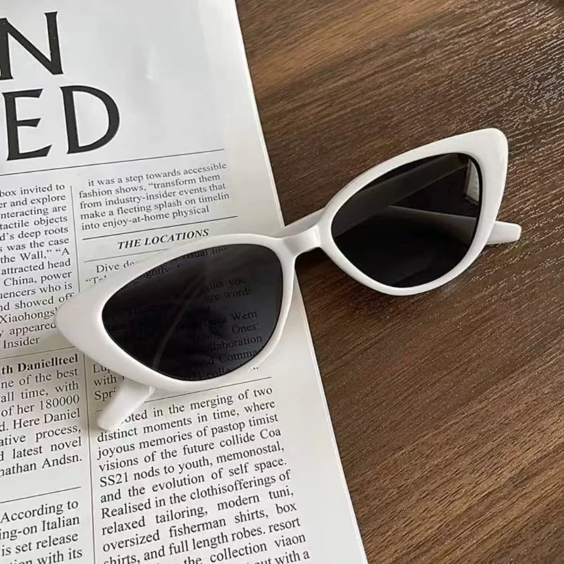 Dreieckige Cat-Eye-Sonnenbrille für Damen mit hochdichter UV-Retro-Sonnenbrille mit kleinem Rahmen (DS-516) Image