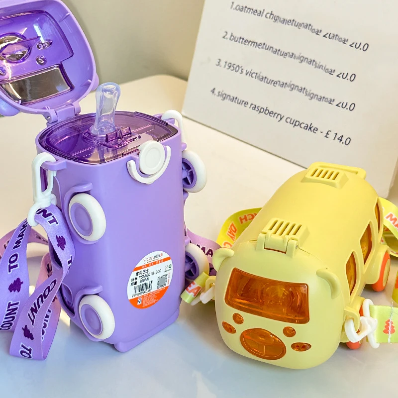 1PC 500ML Cartoon Spielzeug Bus Stroh Tasse Große Kapazität Kunststoff Becher für Sommer Drink Wasser Flaschen Kinder Bounce wasserkocher Image