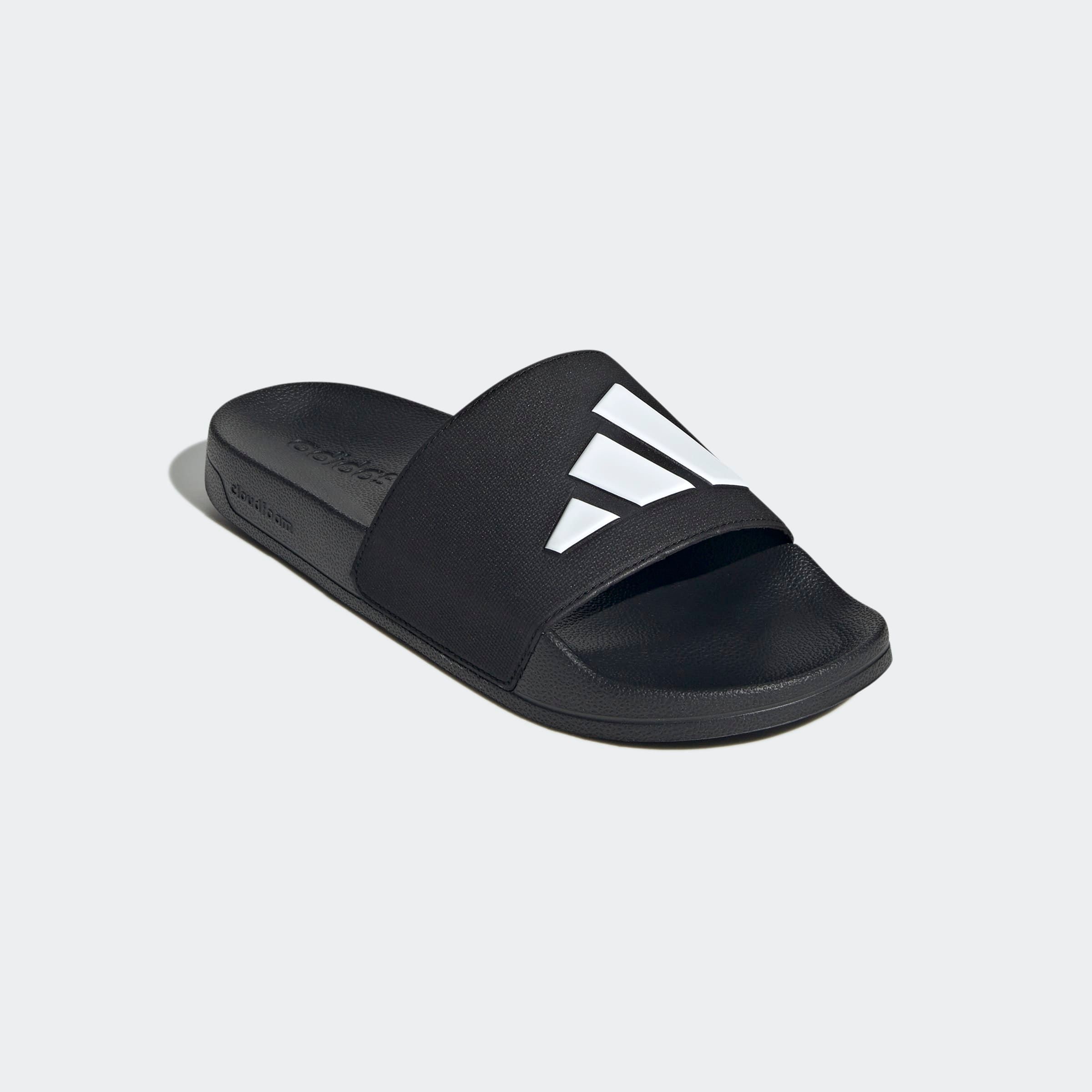 Badesandale ADIDAS SPORTSWEAR "ADILETTE SHOWER BADESCHLAPPEN", Gr. 44,5, schwarz-weiß (core schwarz, cloud weiß, core schwarz), Synthetik, Schuhe