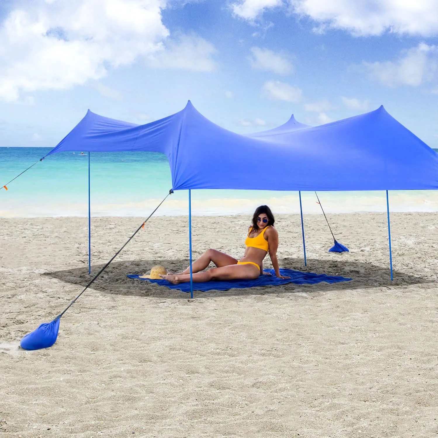 Familien-Strandzelt und Sonnenschirm, UPF50-Sonnenschutzvorhang, 4 Aluminiumstangen, Sandschaufel, großer tragbarer Sonnenschutz. Image