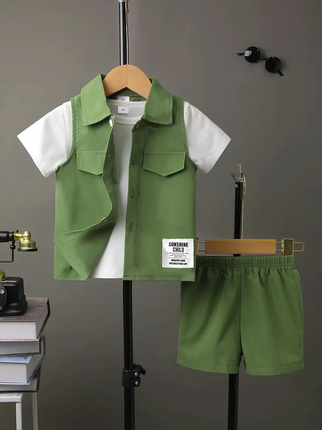 3 Stück Baby Junge Kind Arbeitskleidung Stil Weste Weste Weste gepaart mit einfarbigem Rundhals Kurzarm weißes T-Shirt und kurz Image