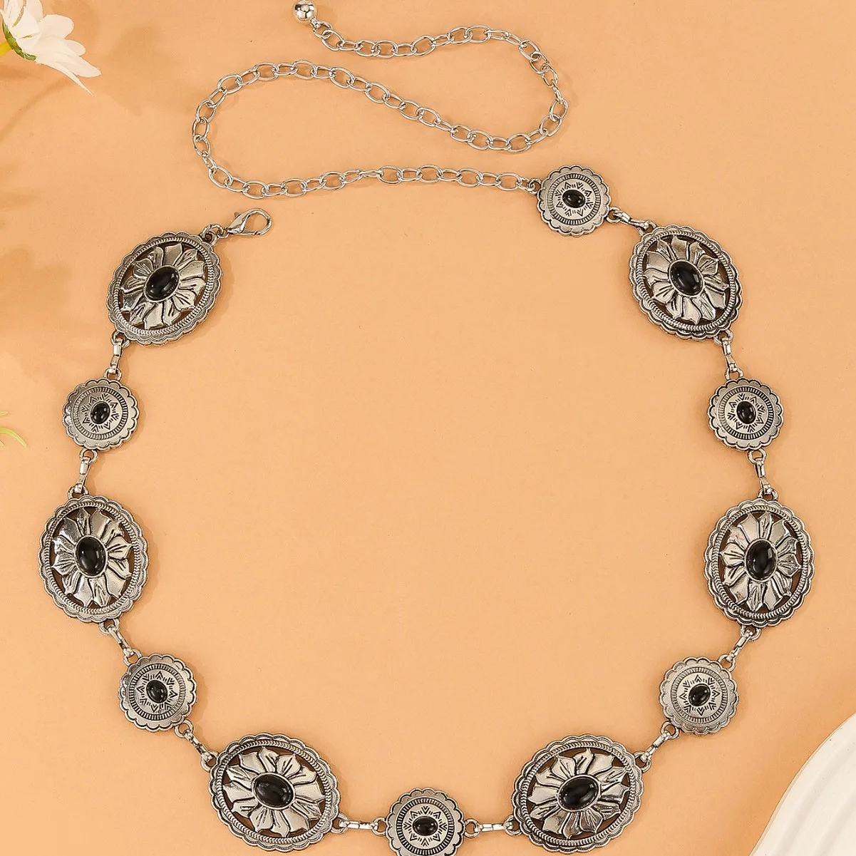 Personalisierte ovale hohle Blumenteller-Metall-Taillenkette, heißes Mädchen, ethnischer Stil, geometrische Hip-Hop-Punk-Retro-Körperkette für Frauen Image