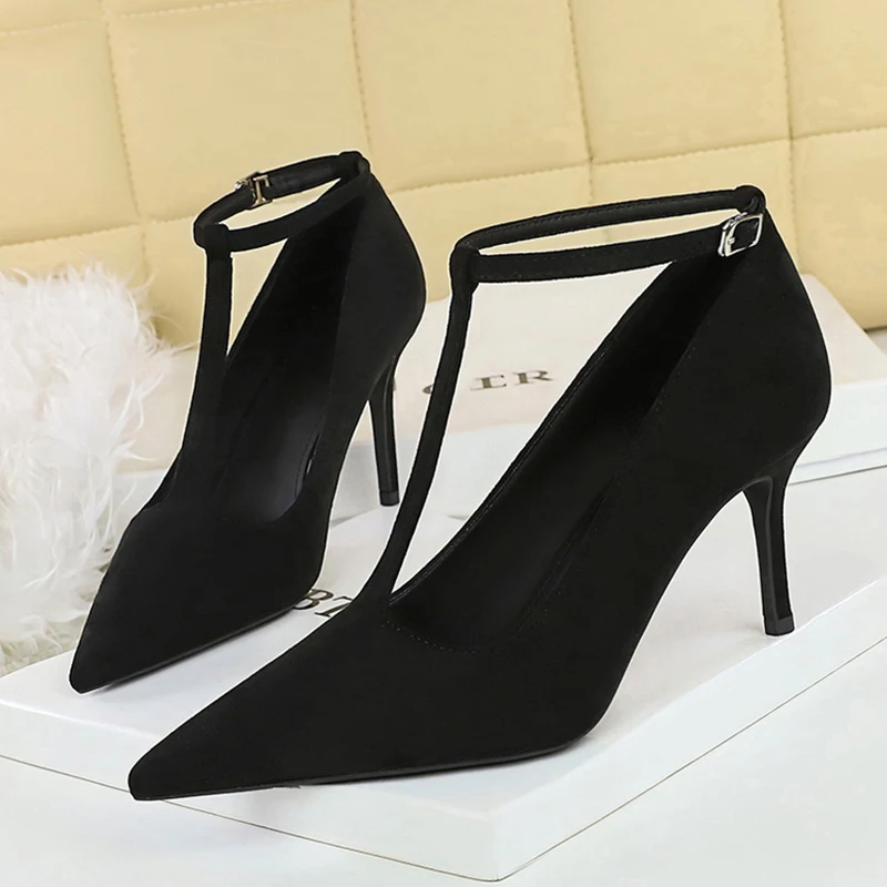Frauen 8,5 cm High Heels Dame Temperament Eden Spitz Pumpen Weibliche Vintage Flacher Mund Wildleder Dünne T Geformt Gürtel Schuhe