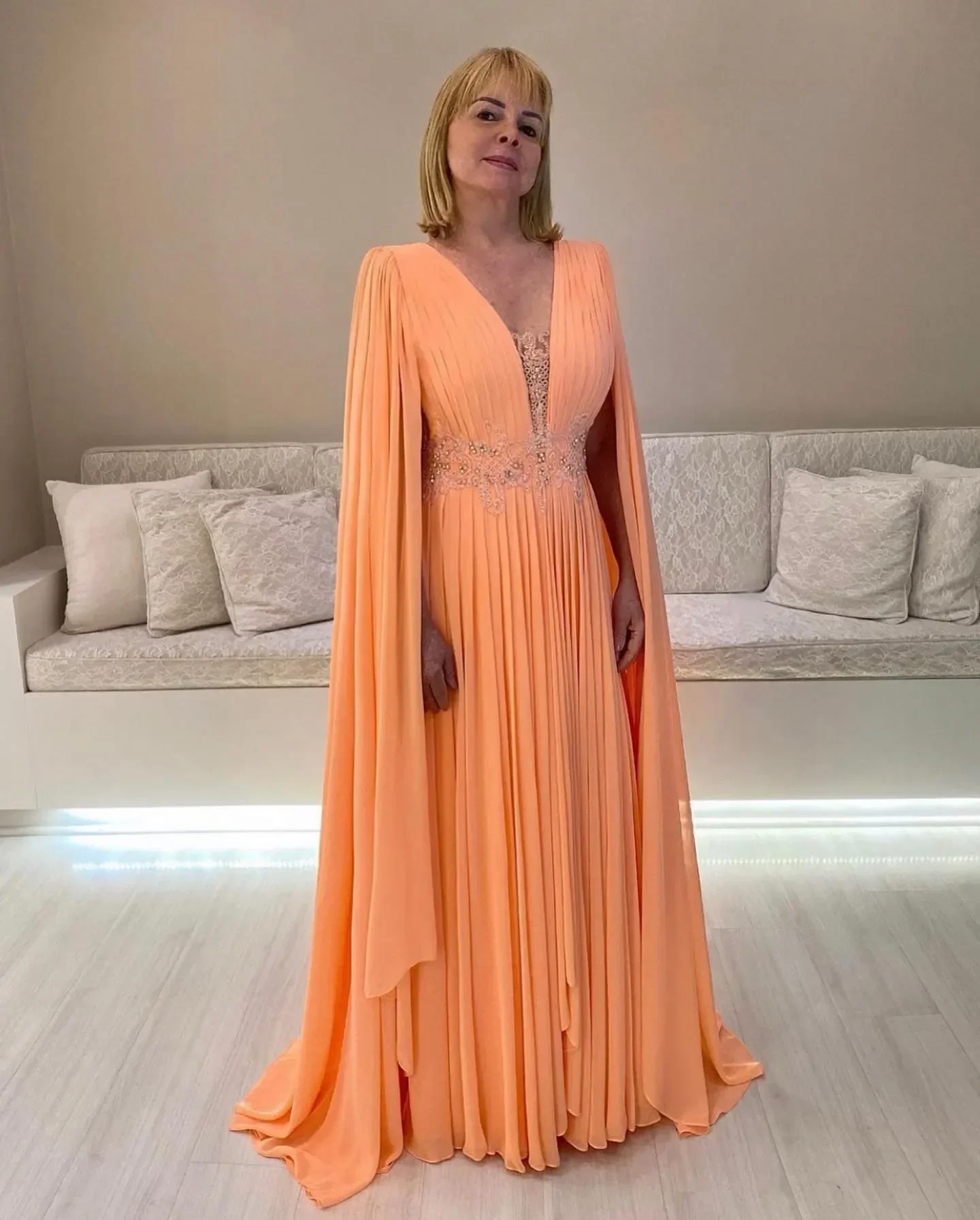 Customized Elegant Mother of The Bride Dresses with Cape V Neck Wedding Guest Dress Beaded Appliqued Waist Floor Length Evening