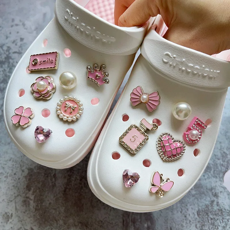 1Set Neue Rosa Schuh Charms Set Kreative DIY Schuh Blume Diamant Perle Strass Abnehmbare Kette Schnalle Mädchen Schuh Dekoration