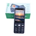 GSM 2.8 "Schermo 3 SIM telefono cellulare economico Grande torcia Fotocamera MP3 Lettore video registratore Cellulari originali Tastiera russa