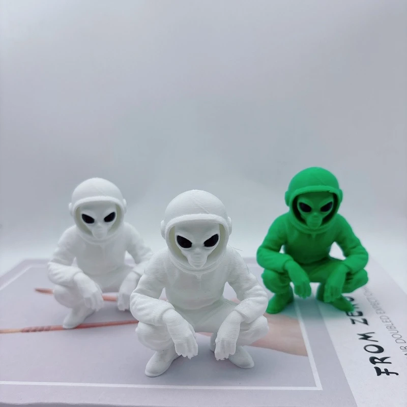 3D-gedruckte Alien-Statuen-Ornamente, moderne Alien-Kunststoffdekorationen, lustige Dekorationen für Sci-Fi-Raumräume, einzigartige kreative Geschenke Image