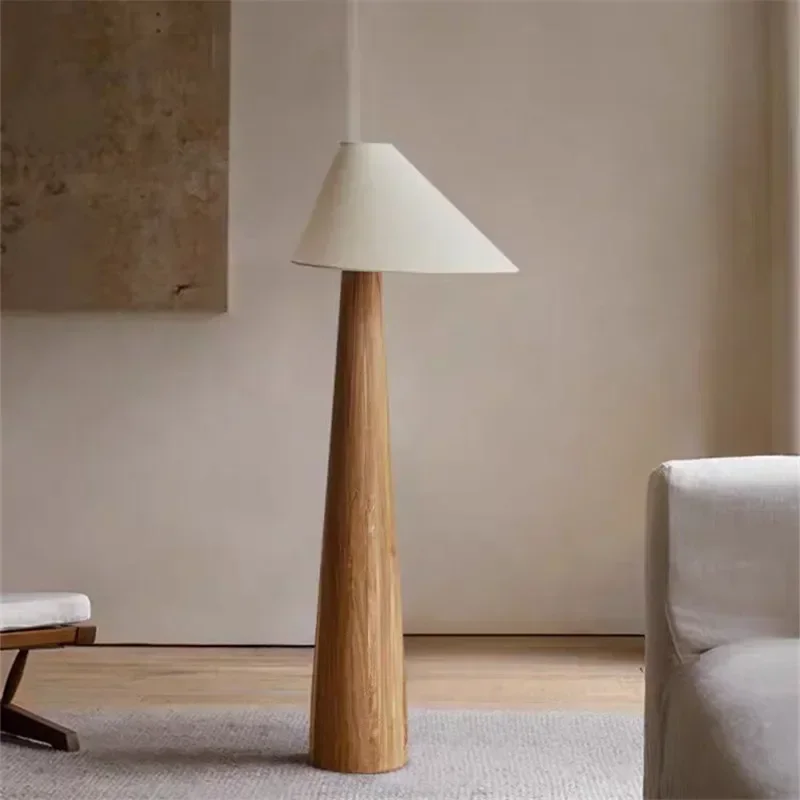 Designer-Stehlampe aus konischem Eichenholz, Wabi-Sabi-Stehlampe aus massivem Holz für Wohnzimmer, Schlafzimmer, Hotel, nordische Pilz-Stehlampe