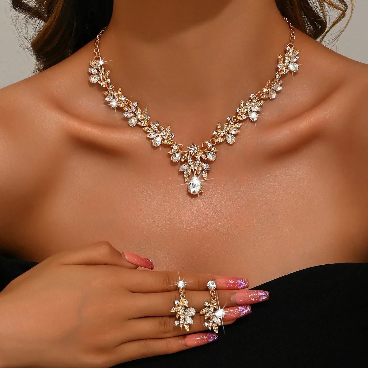 3 pezzi nuovi set di collane di moda per le donne collare a goccia d'acqua collana girocollo orecchino set di gioielli per il ballo di fine anno di compleanno nuziale