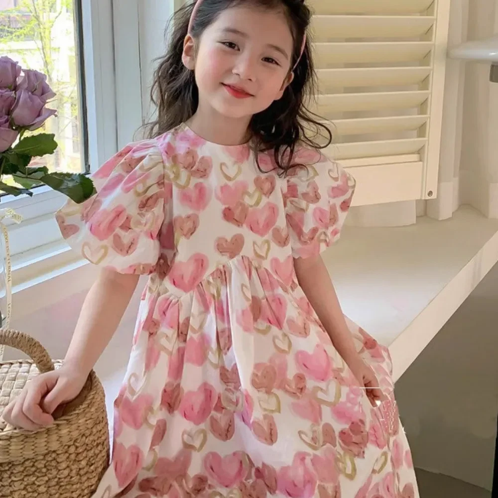 Süße und schöne rosa Mädchen Blase Ärmel voller Druck Liebe Prinzessin Kleid Sommer neue Kinder Freizeitkleidung Geburtstagsfeier Image