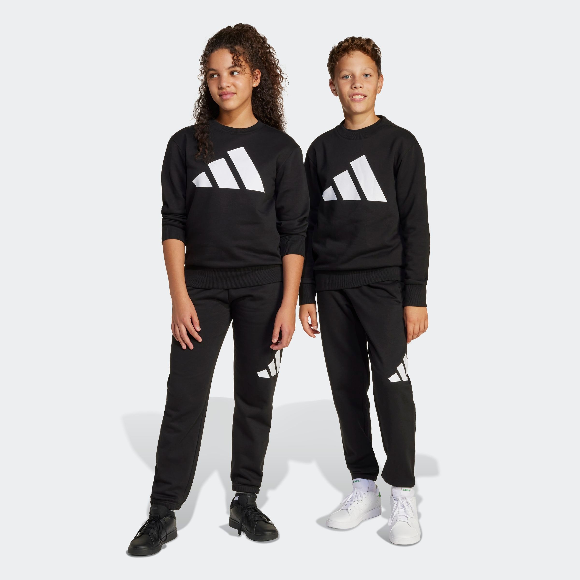 Trainingsanzug ADIDAS SPORTSWEAR "J BL FL JOG 240", Kinder, Gr. 164, schwarz, weiß, Obermaterial: 70% Baumwolle, 30% Polyester, Sportanzüge Image