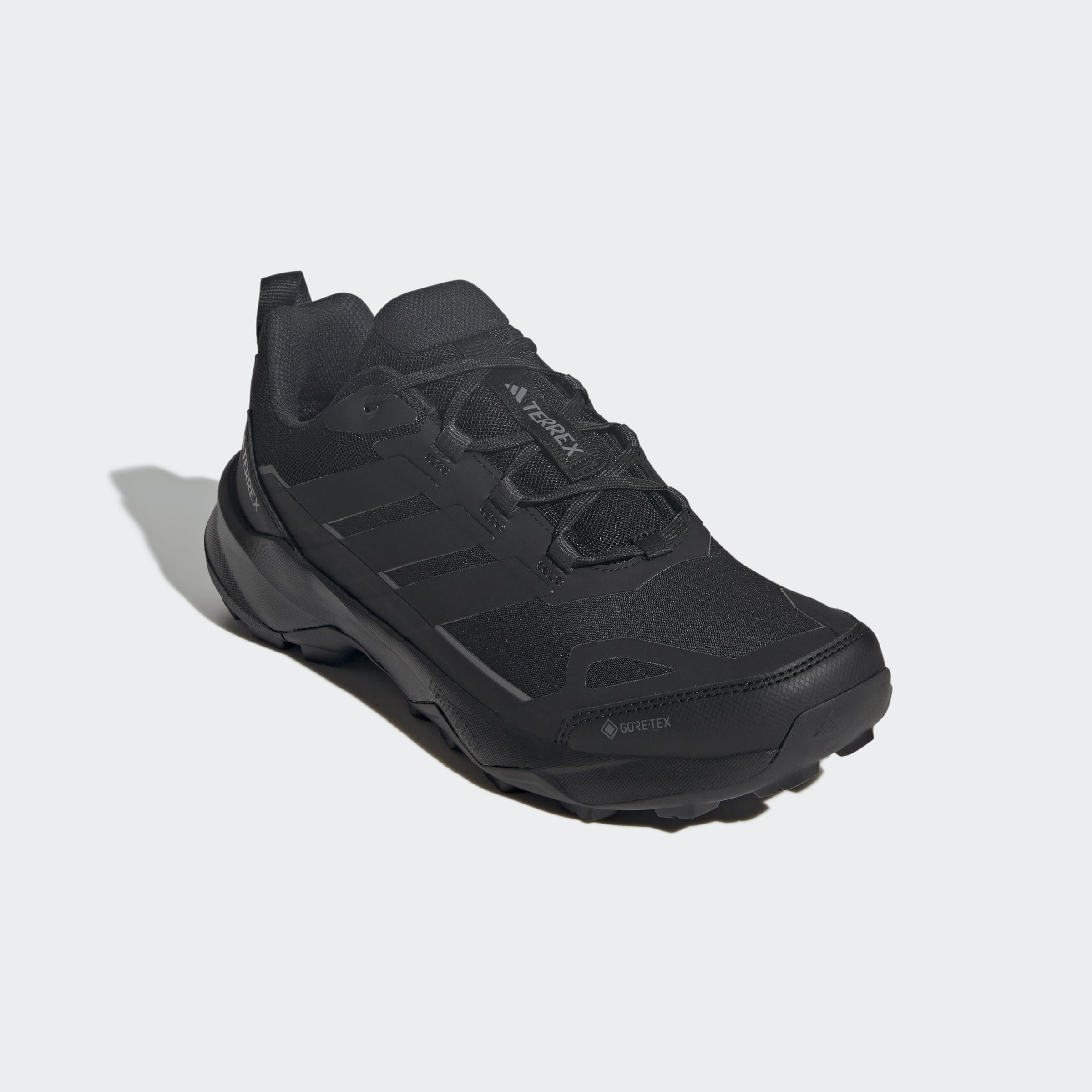Wanderschuh ADIDAS TERREX "TERREX SKYCHASER AX5 GORE-TEX", Herren, Gr. 43, core schwarz, core schwarz, carbon, Synthetik, Textil, Schuhe Wanderschuh, wasserdicht, Topseller