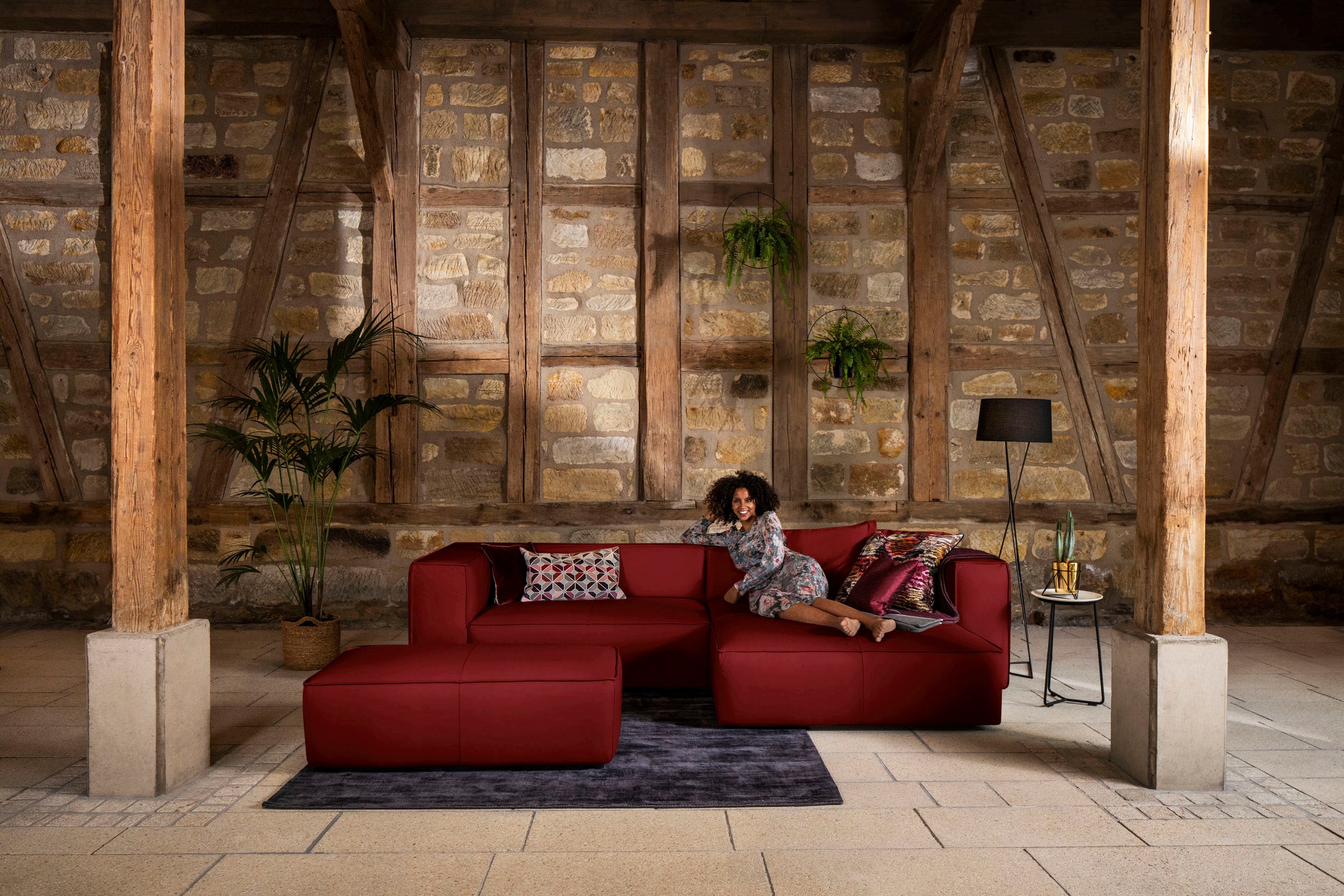 Ecksofa W.SCHILLIG "around-the-block", rot (ruby rot z59), B:300cm H:66cm T:164cm, Longlife Xtra-Leder Z59: Glattleder mit modischer Prägung. Hautstärke 0, 9 - 1, 1 mm, Sofas, inklusive Hocker, mit eleganter Biese, mit Federkern Image
