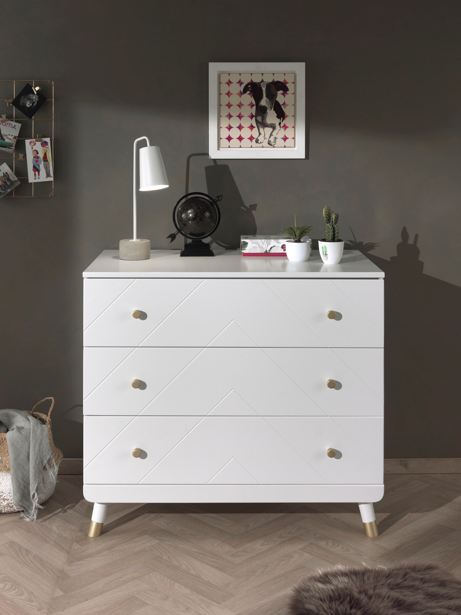 Schubkastenkommode VIPACK "Billy, mit 3 geräumigen Schubladen für viel Stauraum", weiß, H:89cm T:52cm, Sideboards, Goldefarbene Knöpfe, der Korpus ist MDF weiß lackiert Image