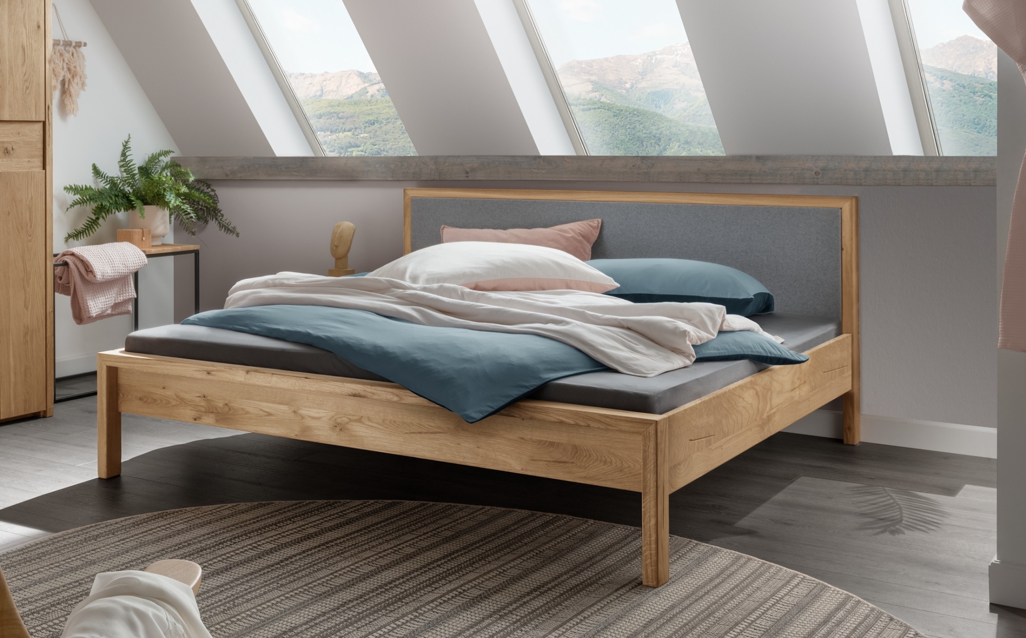 Massivholzbett HOME AFFAIRE "Huven Doppelbett, Holzbett, hohe Belastbarkeit: 200kg je Seite", braun (eiche natur), B:165cm H:90cm L:166cm, Felt: 70% Wolle, 30% Polyester, Betten, Massivholzbett, massive FSC-zertifizierte Eiche, Kopfteil gepolstert Image