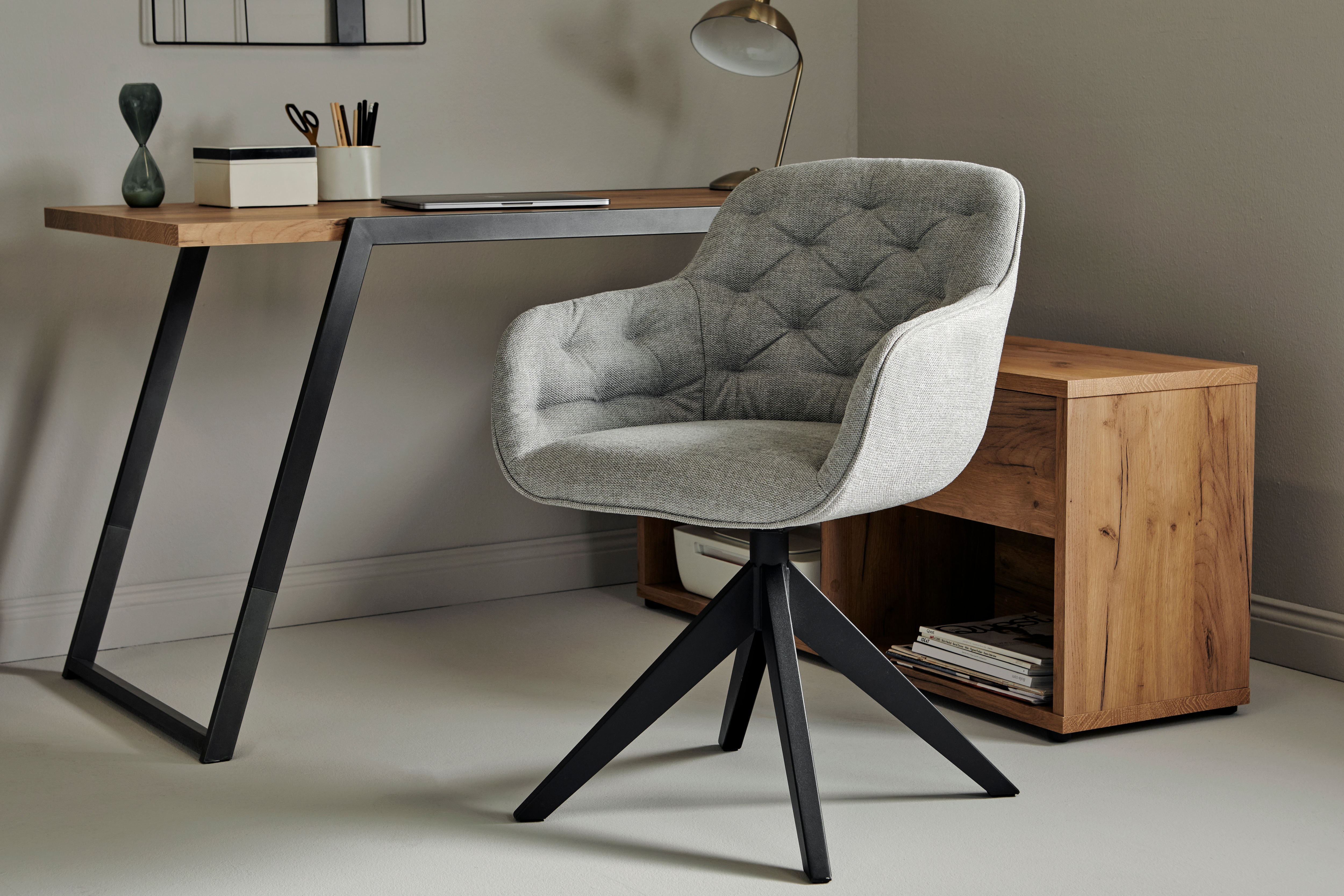 Schalenstuhl JAHNKE "KENSINGTON TWIST LOCK", grau (hellgrau, schwarz), B:57,5cm H:80,5cm T:59,5cm, Polyester, Stühle, Twistlock - dreht sich in Ausgangsposition zurück