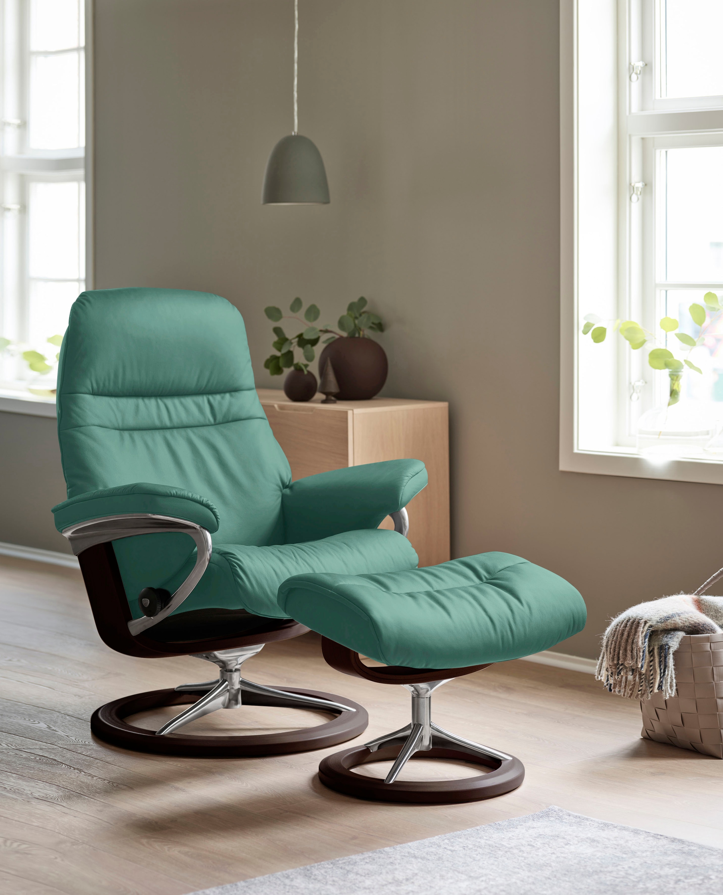 Relaxsessel STRESSLESS "Sunrise", grün (aqua grün paloma), B:79cm H:103cm T:73cm, Leder BATICK: BATICK ist ein leicht korrigiertes, durchgefärbtes und genarbtes Möbelleder, bei dem die meisten Unebenheiten und Spuren in der Regel entfernt... Image