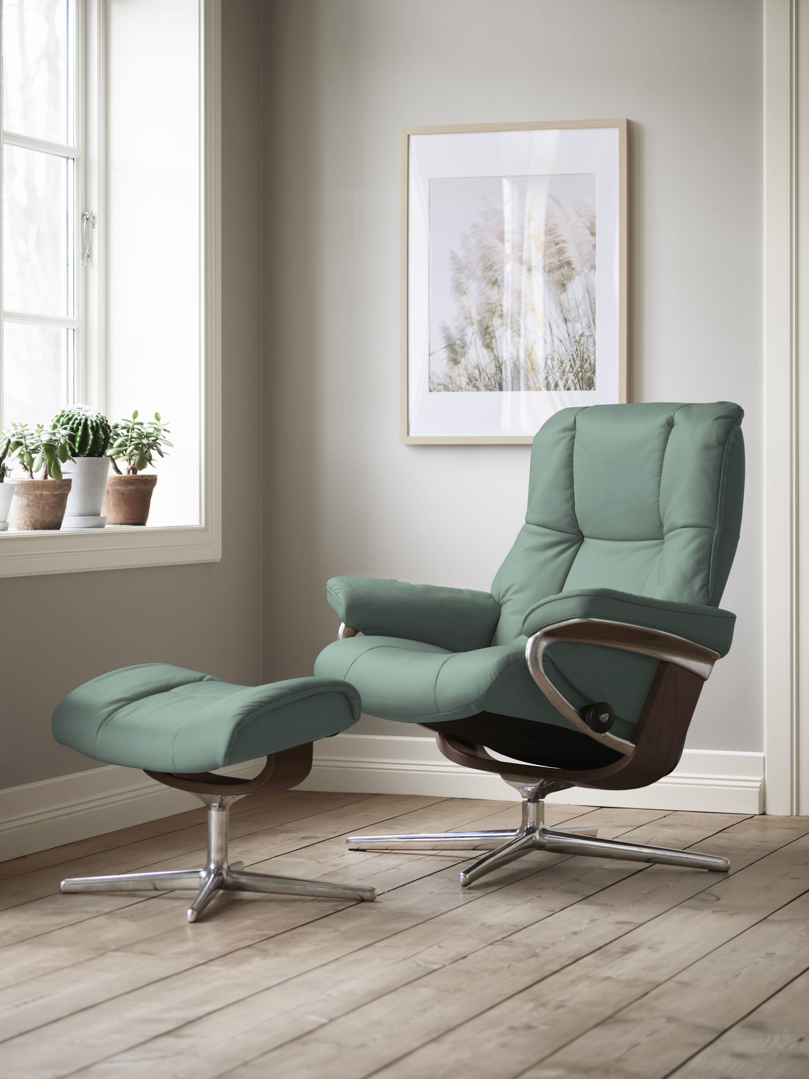 Relaxsessel STRESSLESS "Mayfair", grün (aqua grün paloma), B:83cm H:102cm T:74cm, Leder PALOMA: PALOMA ist ein durchgefärbtes Semianilin-Möbelleder mit natürlicher Narbung., Sessel, Relaxsessel, mit Hocker, mit Cross Base, Größe S, M & L, Holzakzent...