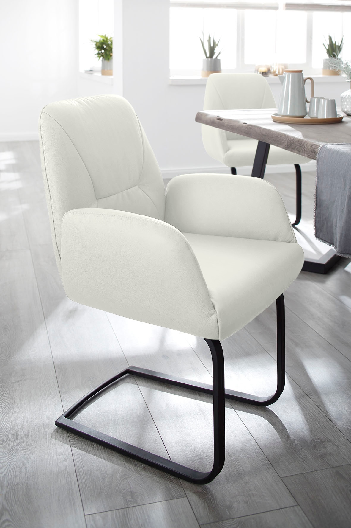 Freischwinger W.SCHILLIG "ole", weiß (weiß z59, schwarz pulverbeschichtet), B:63cm H:90cm T:64cm, Longlife Xtra-Leder Z69: Das feinnarbige, gedeckte Softleder Z69 besticht durch seine außergewöhnliche Weichheit im trendigen »Vintage-Look«,...