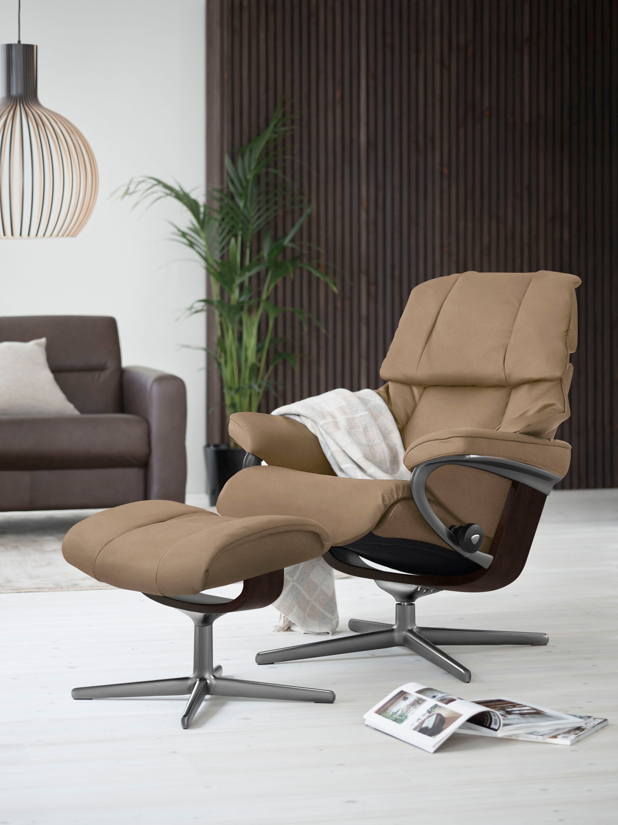 Relaxsessel STRESSLESS "Reno", braun (sand dinamica), B:83cm H:100cm T:76cm, Microfaser DINAMICA (88% Polyester, 12% Polyurethan), Sessel, mit Hocker, mit Cross Base, Größe S, M & L, Holzakzent Braun Image