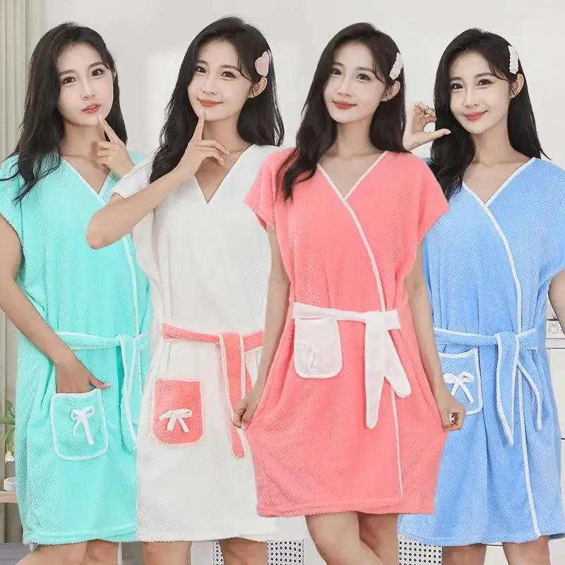 Damen-Bademantel, weicher, saugfähiger Bademantel aus Korallenvlies, tragbarer Bademantel mit Riemen, atmungsaktives Badetuch für Erwachsene Image
