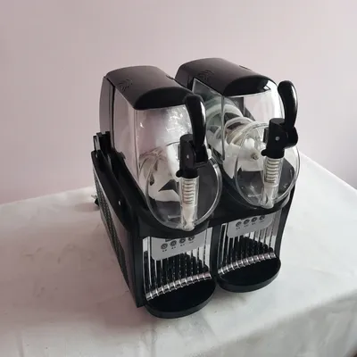 Snow Melting Machine Double Cylinder Slush Machine Cylinder Smoothie Pellet Automatic Shaved Ice Beverage Cold Drink Machine