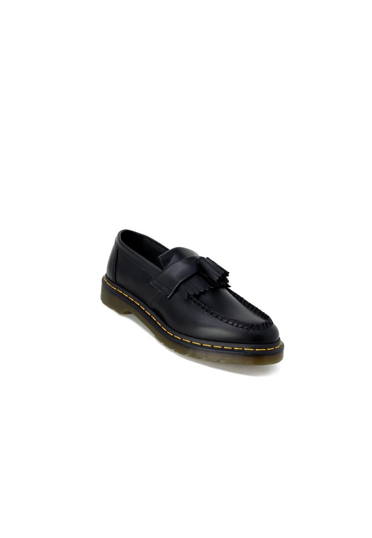 Klassische schwarze Slipper