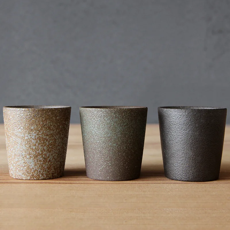 Grober Keramikofen, verwandelt in Teetassen, Nachahmung von Holzofen, Keramikbecher im japanischen Stil, Teeservice-Zubehör Image