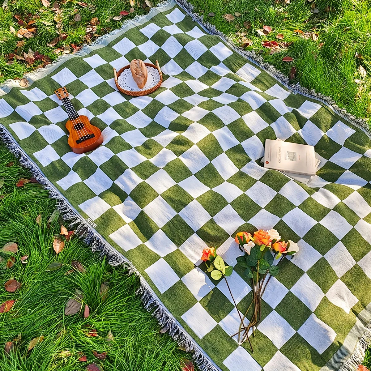 1 Stück französische quadratische Matcha-Picknickmatte mit grünem Gürtel und Quaste Image