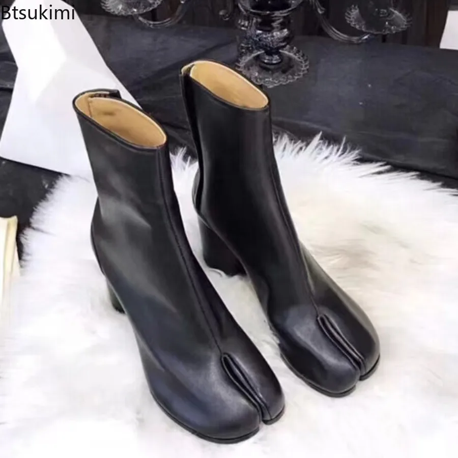2026 Herbst und Winter Weiche Leder Split-Toe Damen Stiefeletten Mode Dicke Hohe Absätze Chunky Schuhe Moderner Stil Kurze Stiefel Image