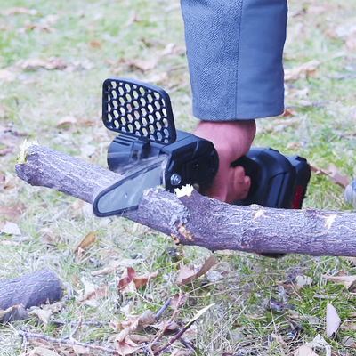 Handheld Mini Battery Powered Chainsaw | Heavy Duty Lithium Chainsaw For Easy Wood Cutting | Anti Slip Mini Chainsaw Chainsaw Set