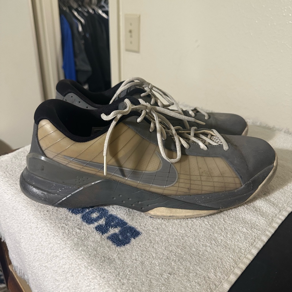 Nike Shoes | Vintage Nike Hyperdunk Low “Dark Grey White” 2010 Size 13 | Color: Gray | Size: 13