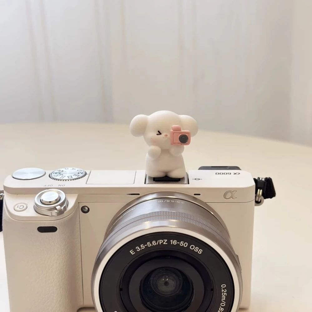 Neue Kamera Blitzschuh Abdeckung Weiß Foto Welpen DSLR Spiegellose Kamera Zubehör für Sony/Canon/Nikon Kamera Blitzschuh kappe Taste Image