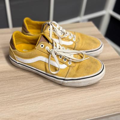Vans Shoes | Vans Old Skool Off The Wall Lace Up Classic Yellow And White Skate Shoes | Color: White/Yellow | Size: 10
