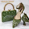 2025, elegante Strass-Pumps mit spitzer Zehenpartie und passender Tasche, große Schuhe, große Tasche für Damen, Party, High Heels
