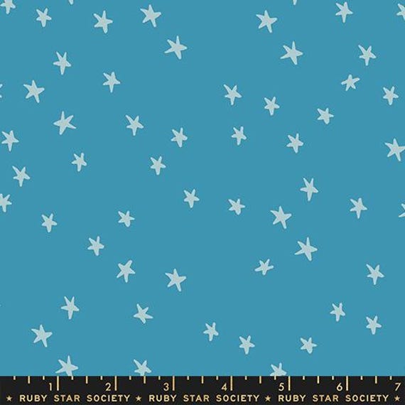 Starry di Ruby Society Yardage Prezzo a mezzo metro Vintage Blue RS4109 85 Nuovo Ruby Star Starry Vintage Blue con stelle azzurre