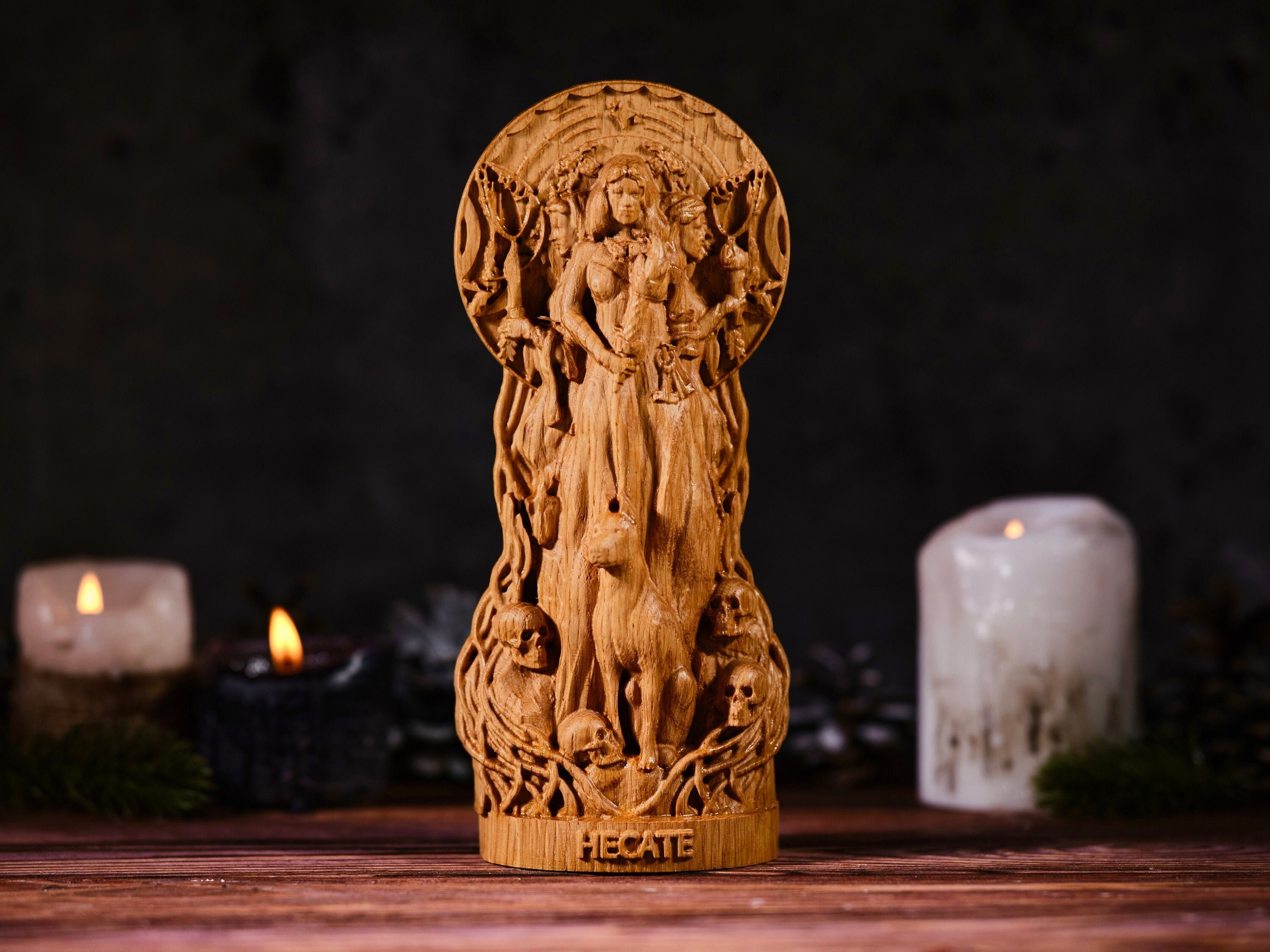 Ecate, dea Wicca, statua pagana di Ecate, dea greca Ecate, dea Wicca, altare pagano, statua pagana