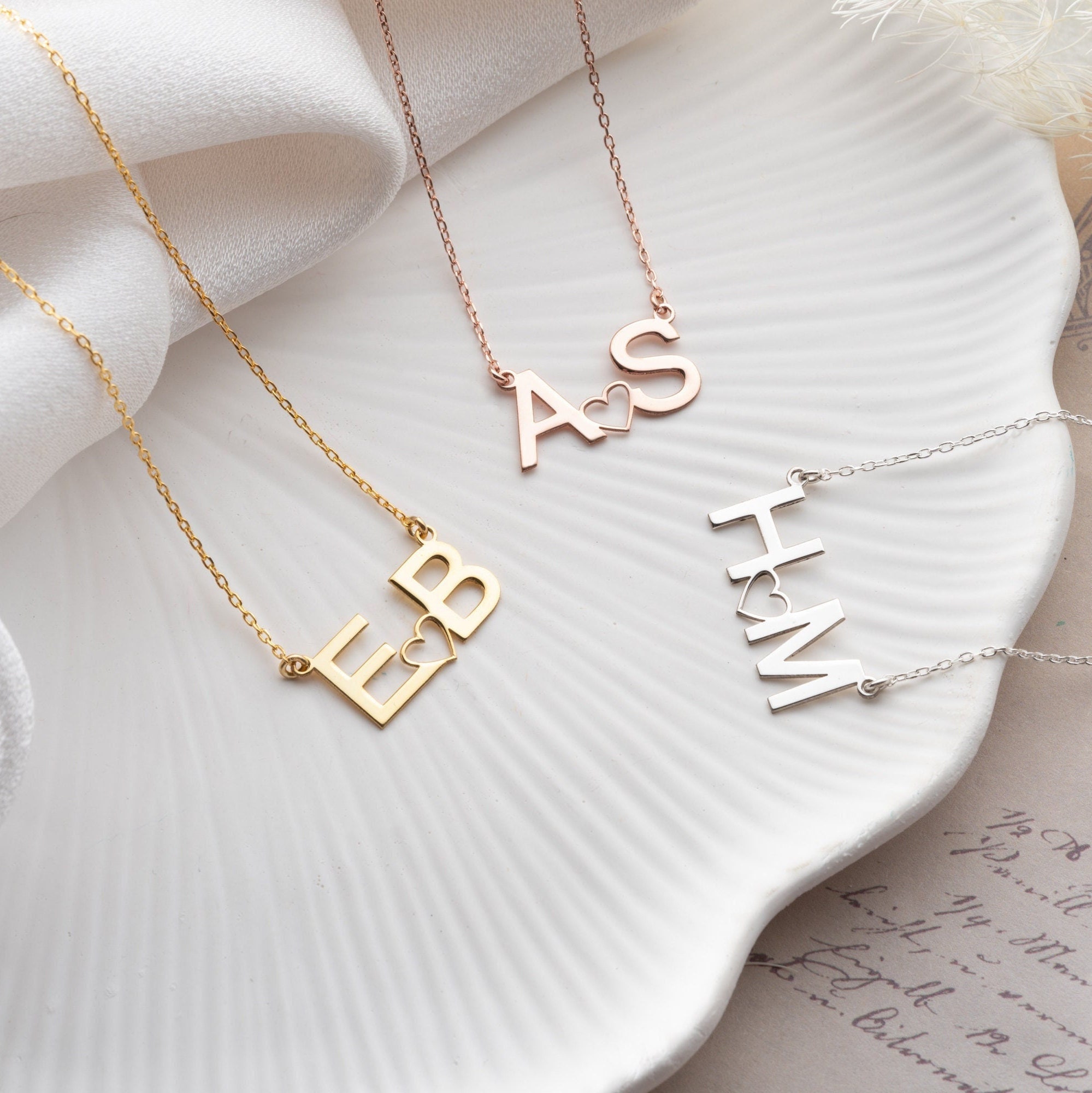 2 Collana con cuore iniziale Collana con cuore iniziale Collana con lettera iniziale Collana con cuore Collana con cuore personalizzata