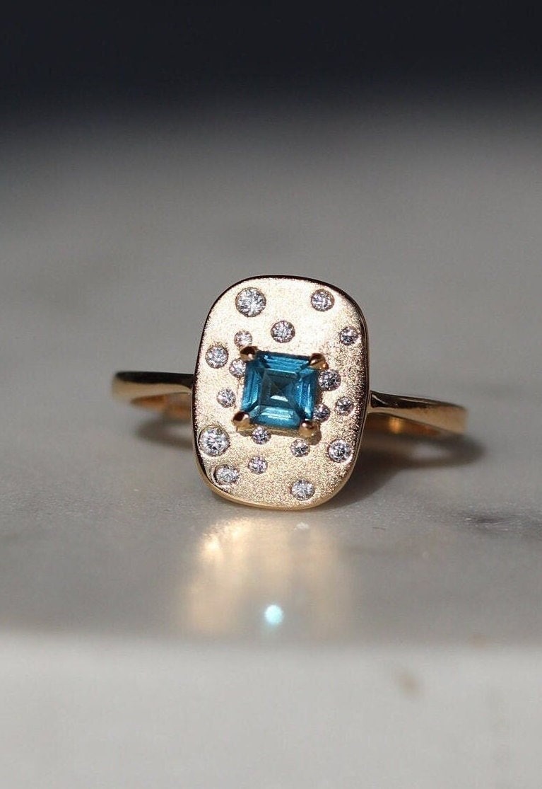 Anello minimal in topazio blu naturale di Londra, taglio quadrato, placcato in oro 18 carati, argento sterling 925, anello unico in topazio blu, regal