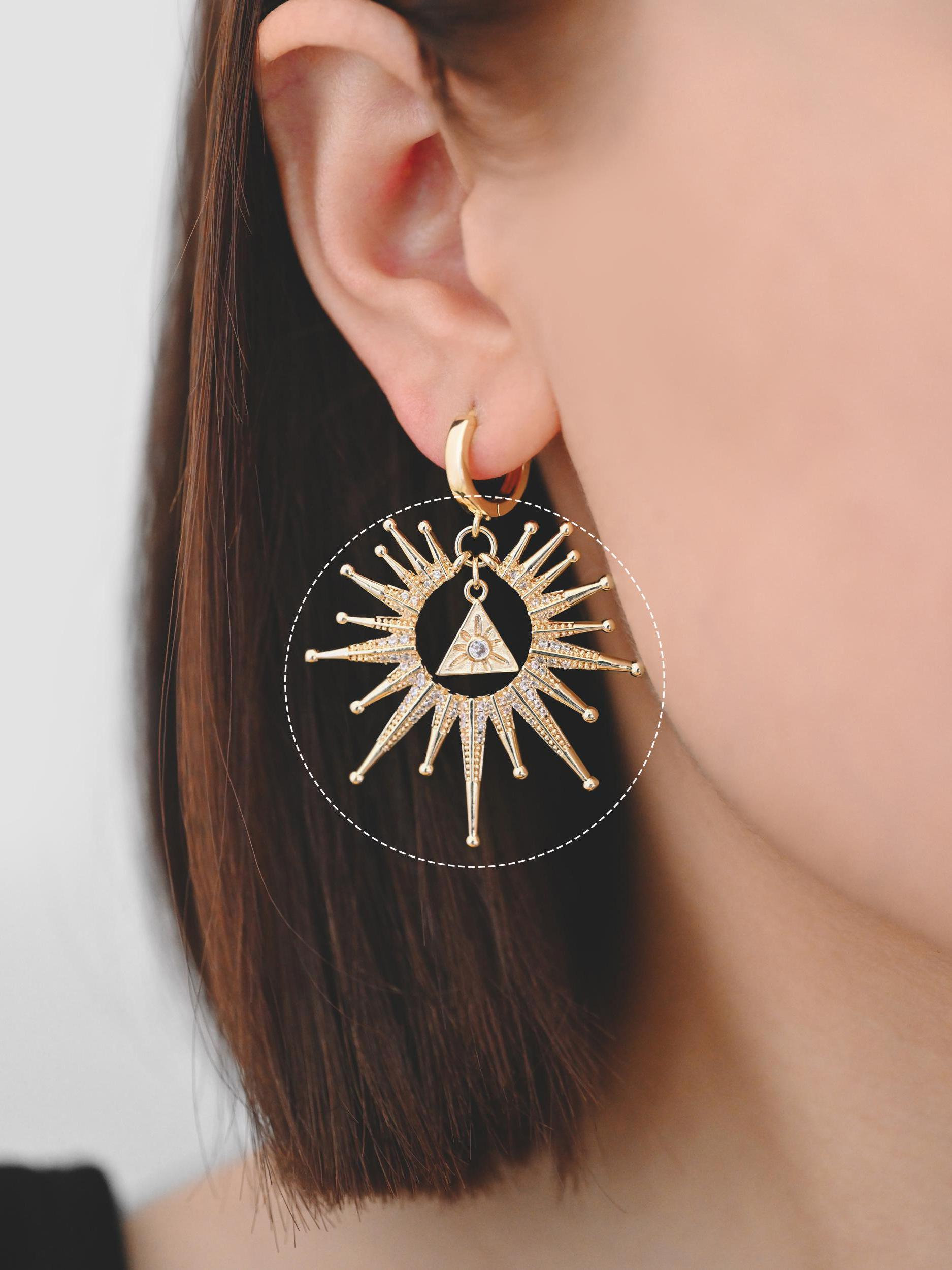 4 ciondoli a forma di sole in oro/argento con pavé di zirconi cubici, in ottone placcato oro 18 carati/rodio, pendente a forma di sole (GB-2259-D)
