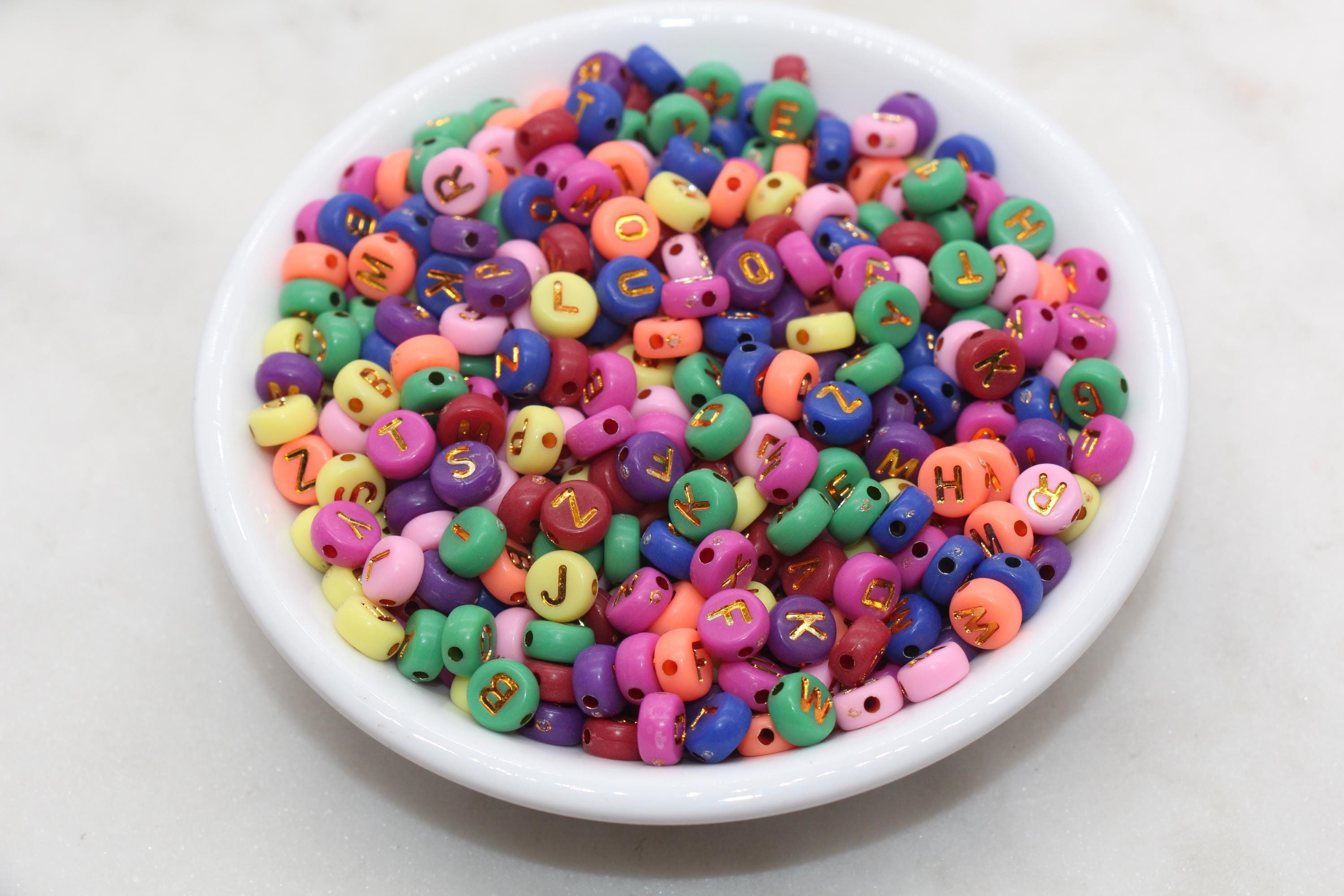Perline con lettere dell'alfabeto in oro mix, perline iniziali in acrilico multicolore, perline con lettere dell'alfabeto mix, perline per braccialett