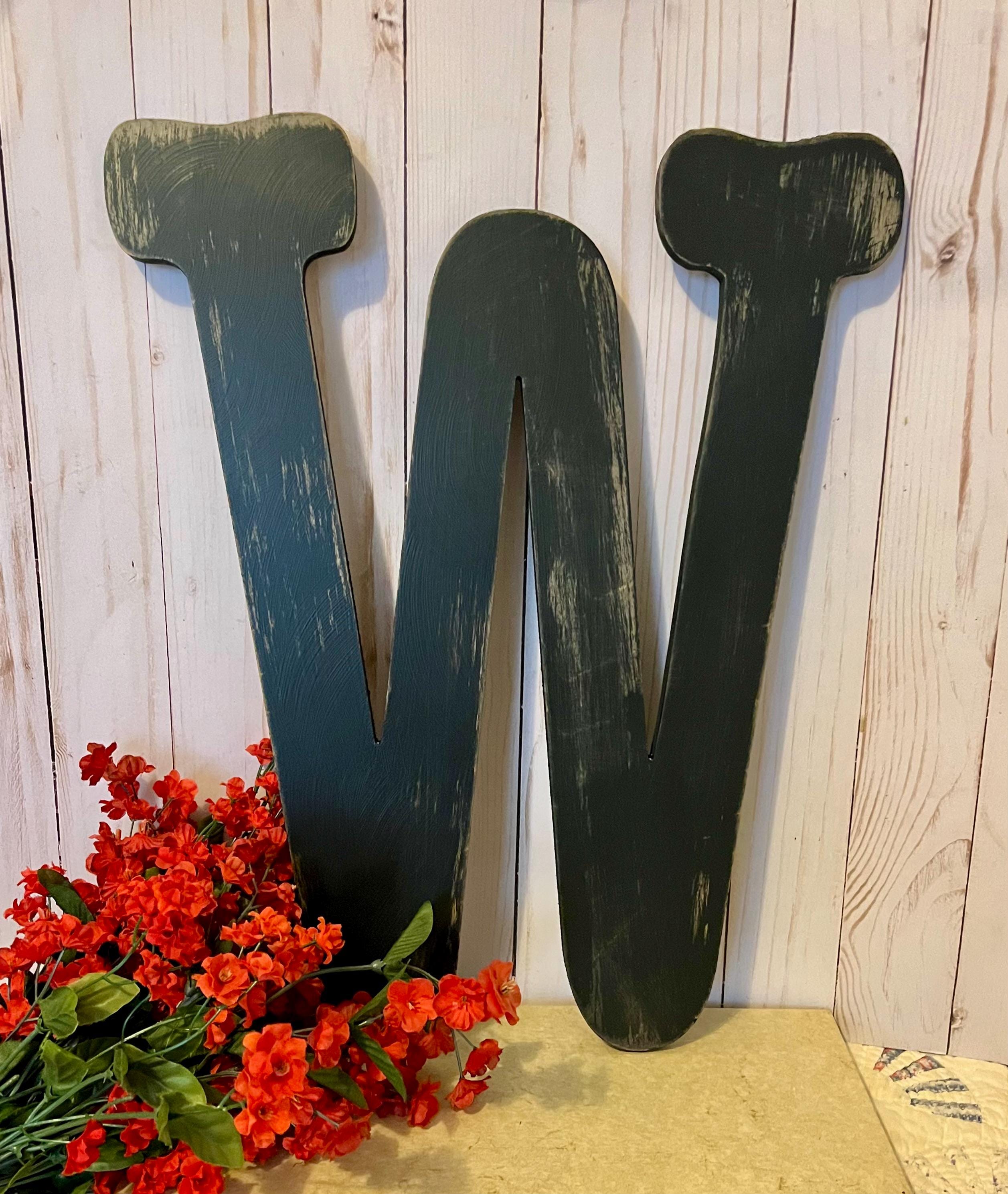 Lettera in legno W in nero tenue ~ lettera da 18 pollici ~ montaggio a parete ~ cottage chic e anticato Scegli la tua lettera e il tuo colore ~ numero
