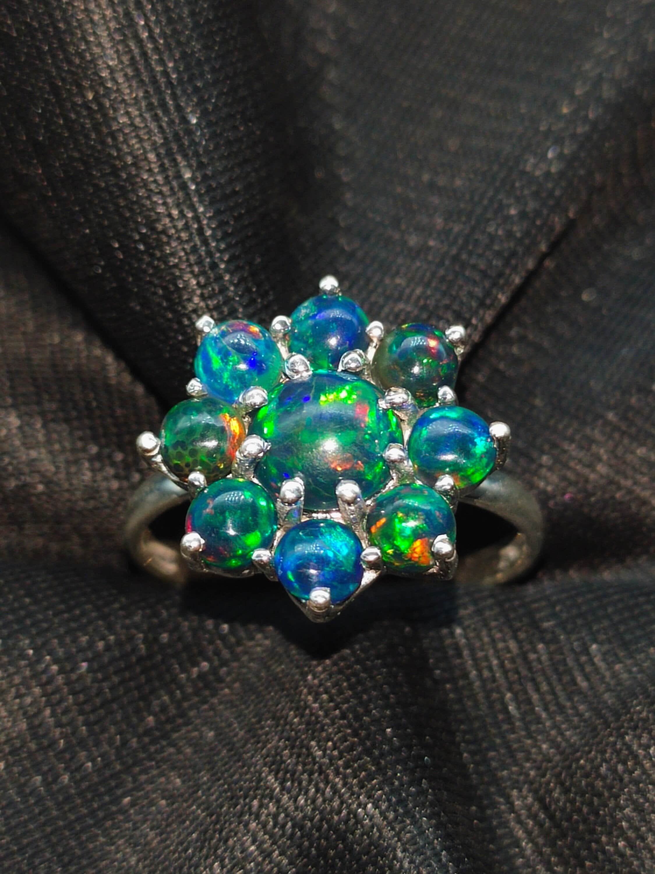 Anello con opale nero, anello con opale floreale, anello con opale in argento sterling, anello con opale in oro 14k, anello con opale di fuoco, anello