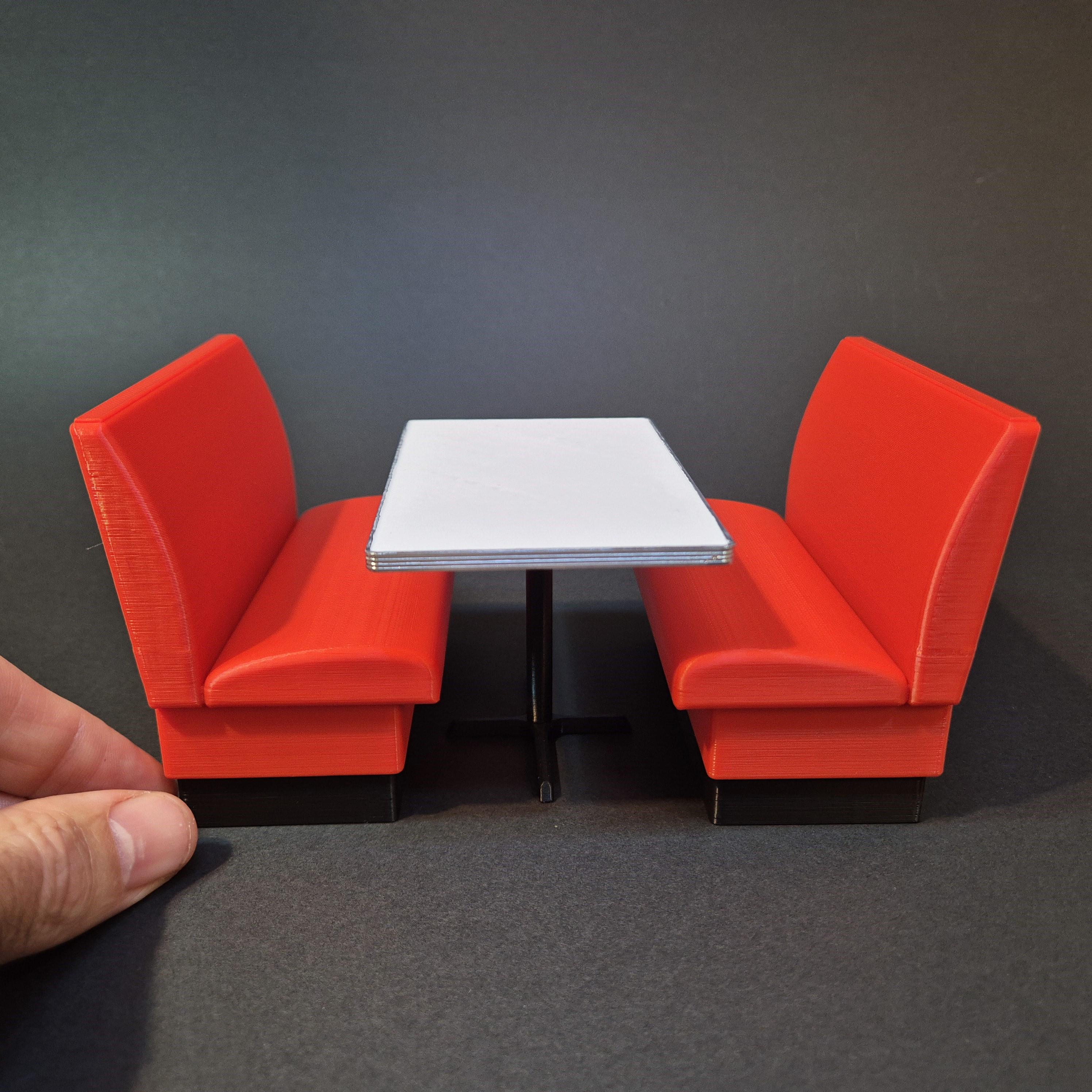 Panca/divano e tavolo da pranzo retrò in miniatura - Mobili in miniatura in scala 1/12, file STL digitali per stampa 3D