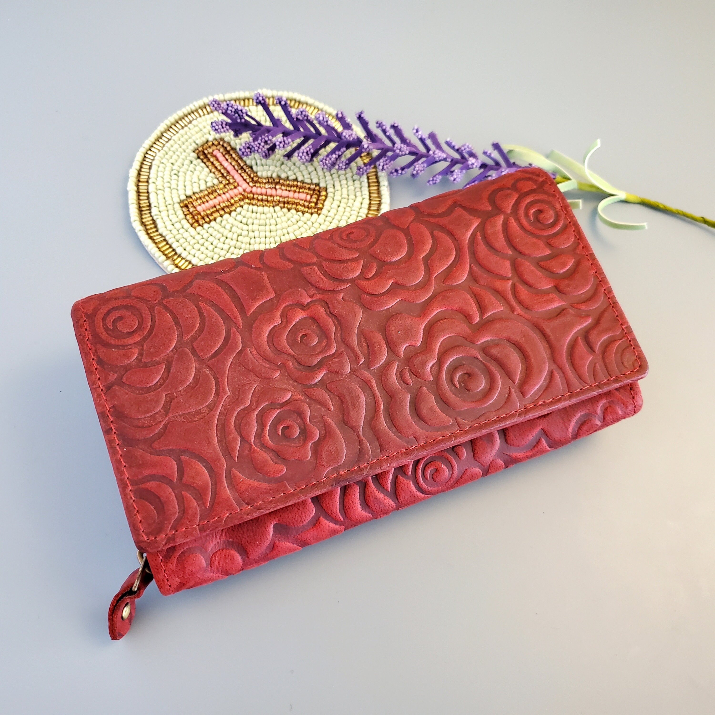 Portafoglio da donna in pelle floreale Portafoglio da donna in pelle marrone Portafoglio da sera in pelle goffrata Portafoglio in pelle rossa Portafog