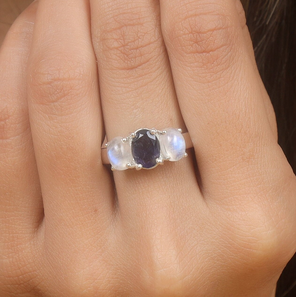 Anello con pietra di luna e zaffiro blu, anello in argento sterling 925, anello con gemma ovale, anello con tre pietre, gioiello fatto a mano, anello