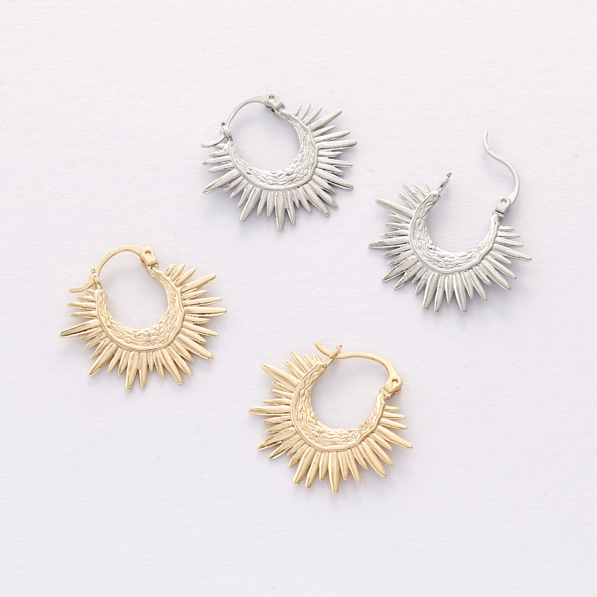 4pcs orecchini rivetto placcato oro reale, orecchini Spike Stud, orecchini Spike Huggie, orecchini post, alta qualità, senza nichel