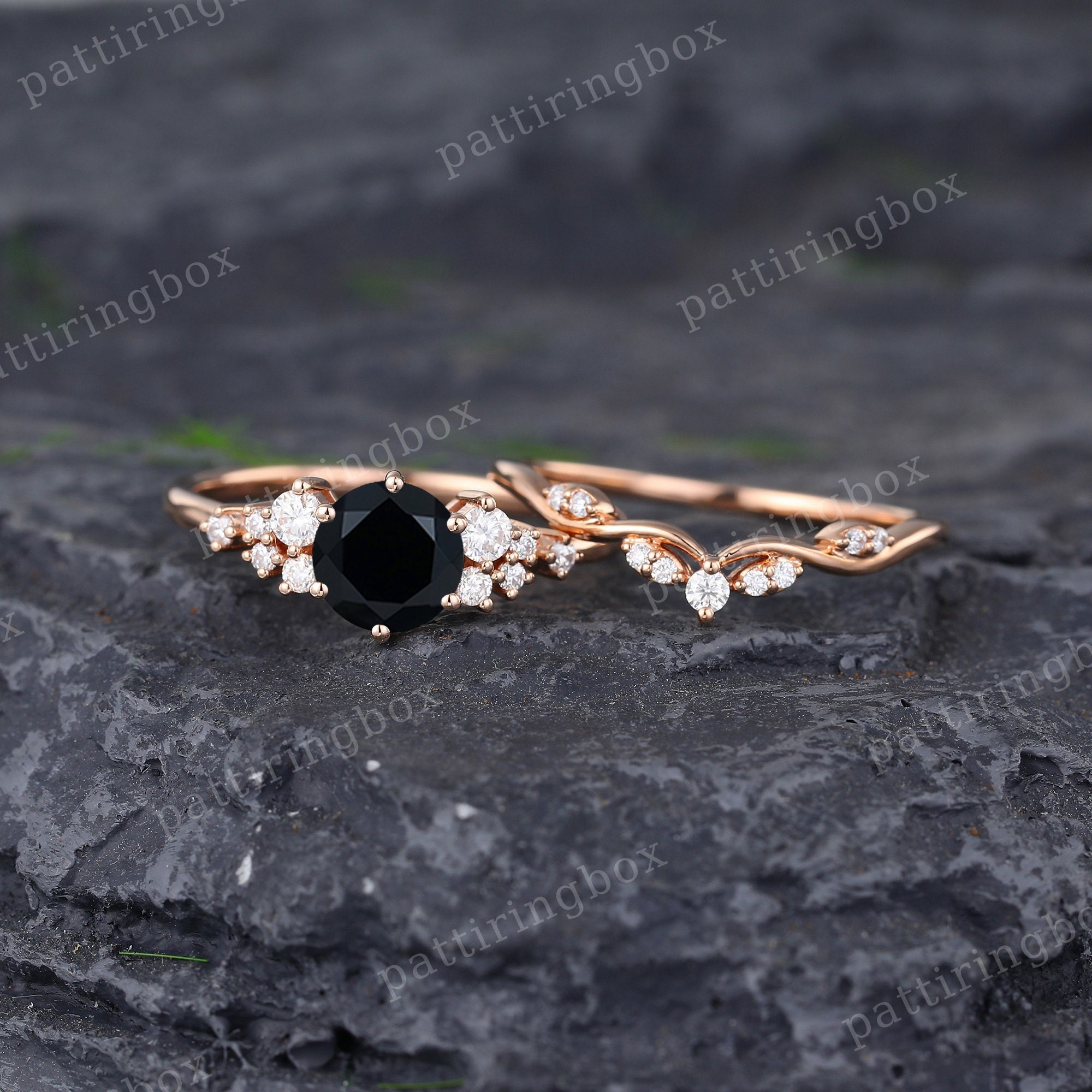 Set di anelli di fidanzamento unici in onice nero, anello di fidanzamento in oro rosa, set da sposa vintage, anello curvo con diamanti, set di anelli