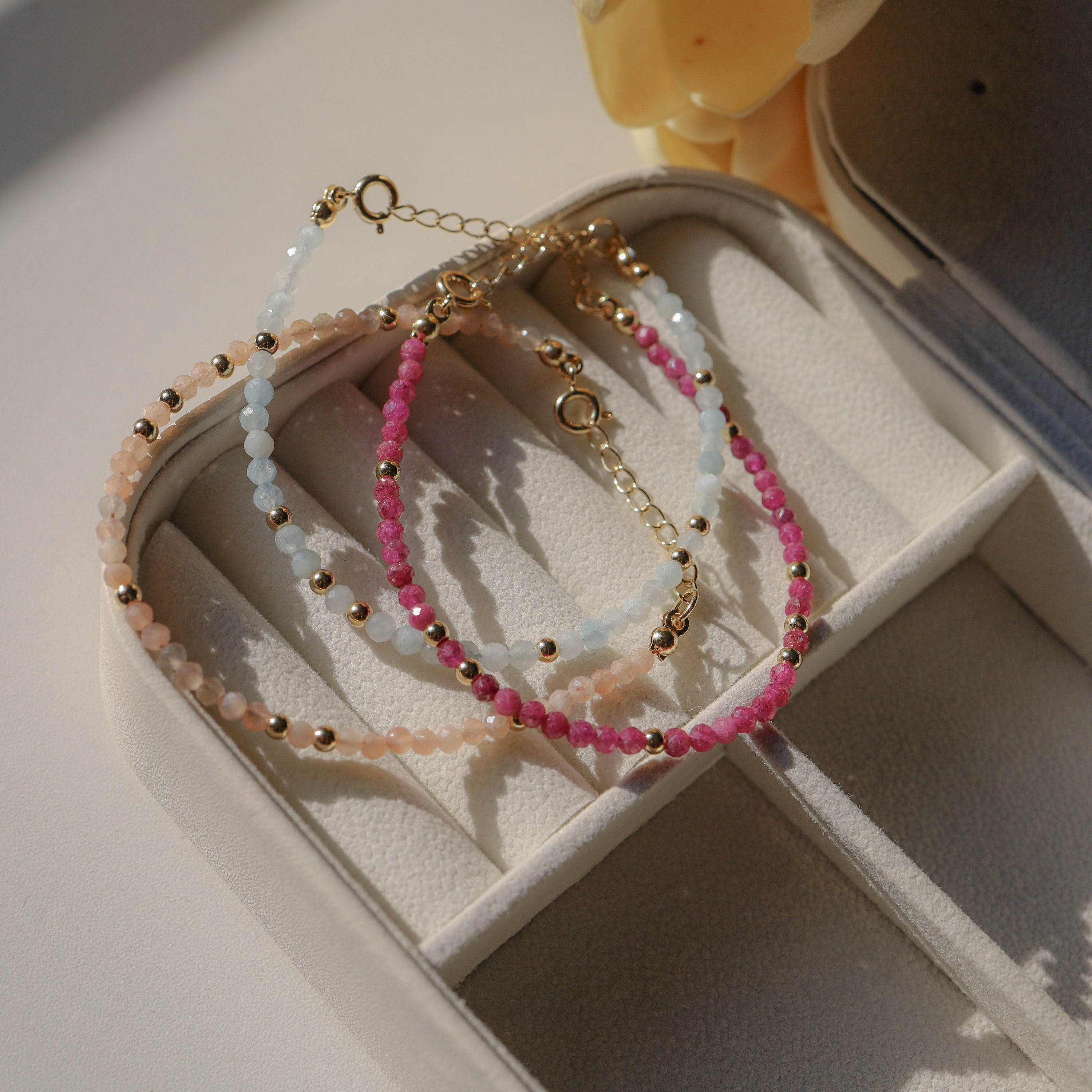 Piccolo braccialetto di perline Cristallo, braccialetto Dainty con perline, braccialetto alla moda, braccialetto di pietre preziose naturali, pietra p